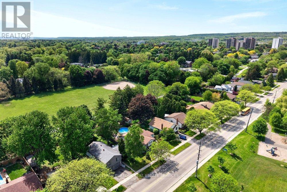 












758 FRANCIS ROAD

,
Burlington,




Ontario
L7T4A3

