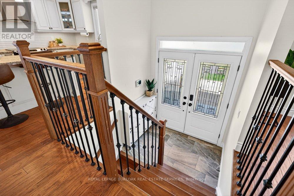 












758 FRANCIS ROAD

,
Burlington,




Ontario
L7T4A3

