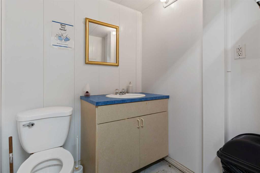 












2  Railway Avenue N

,
Hay Lakes,




Alberta
T0B1W0

