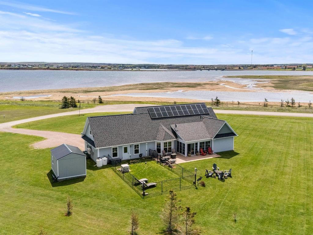 












61 SEASIDE Drive

,
Malpeque,




PE
C0B 1M0

