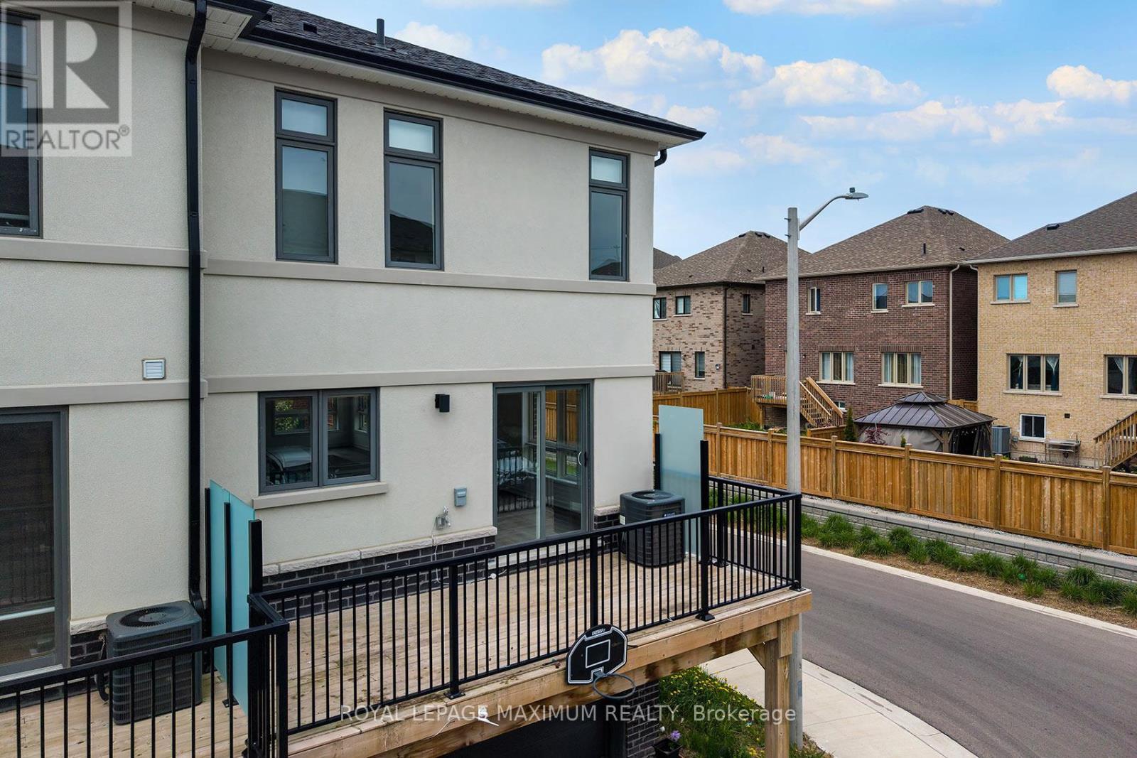 












1383 BRANDENTON PATH

,
Oshawa,




Ontario
L1K1A9

