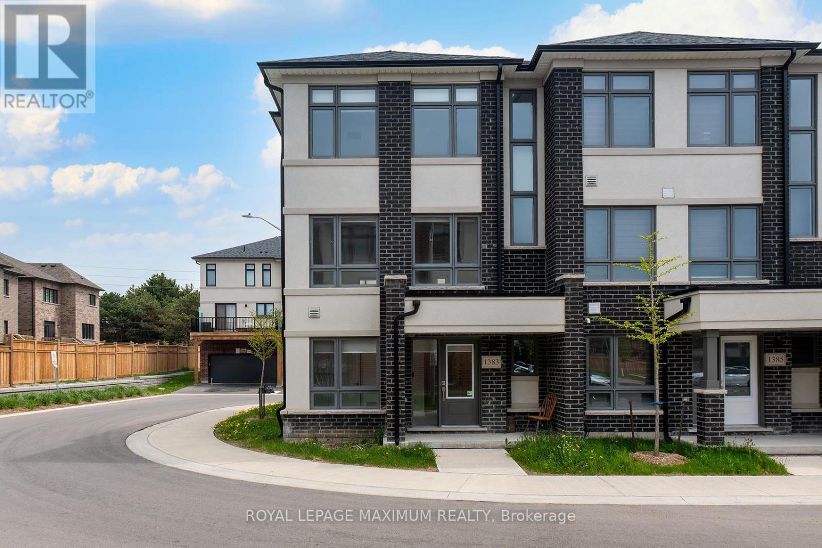 












1383 BRANDENTON PATH

,
Oshawa,




Ontario
L1K1A9

