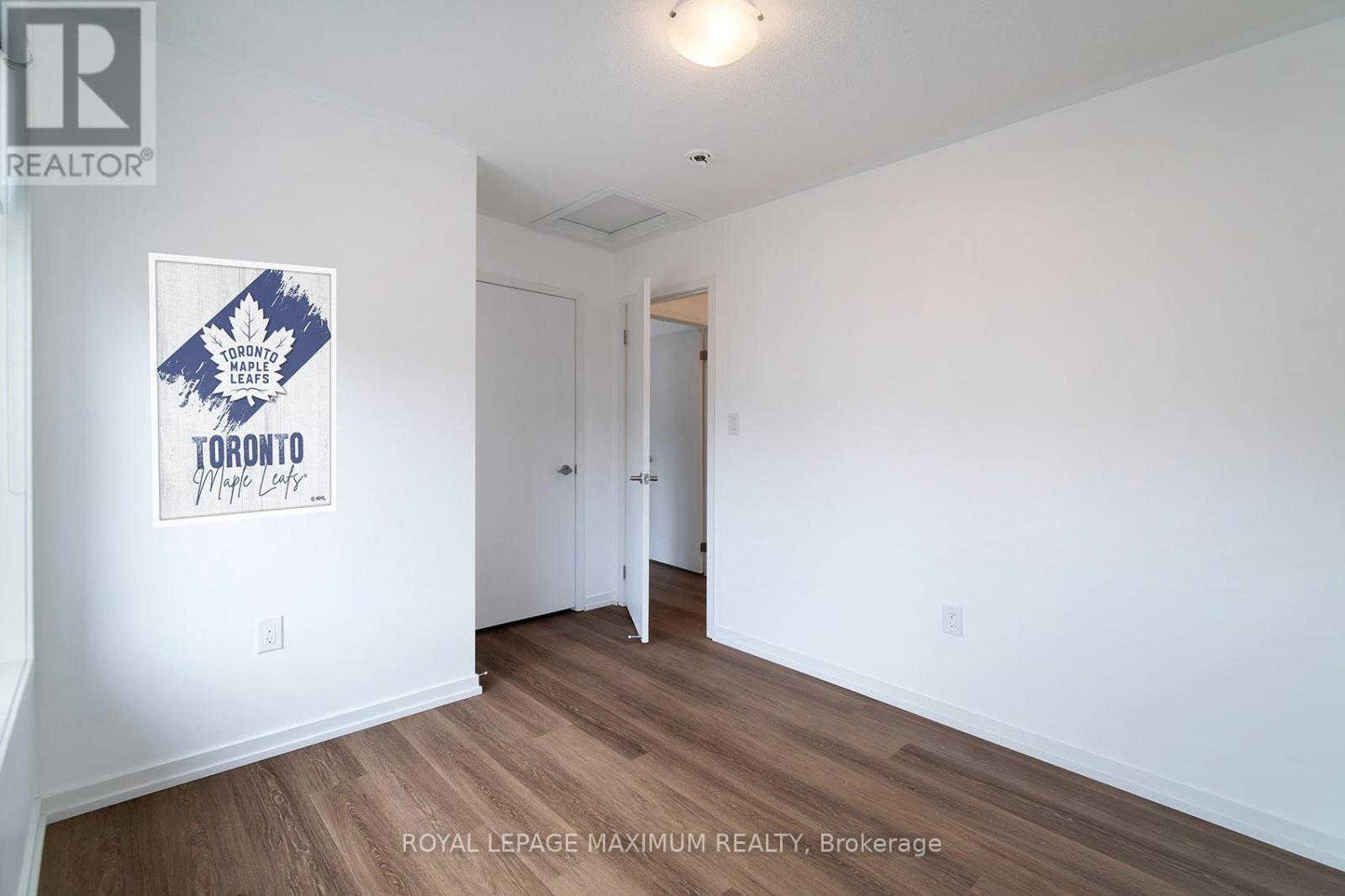 












1383 BRANDENTON PATH

,
Oshawa,




Ontario
L1K1A9

