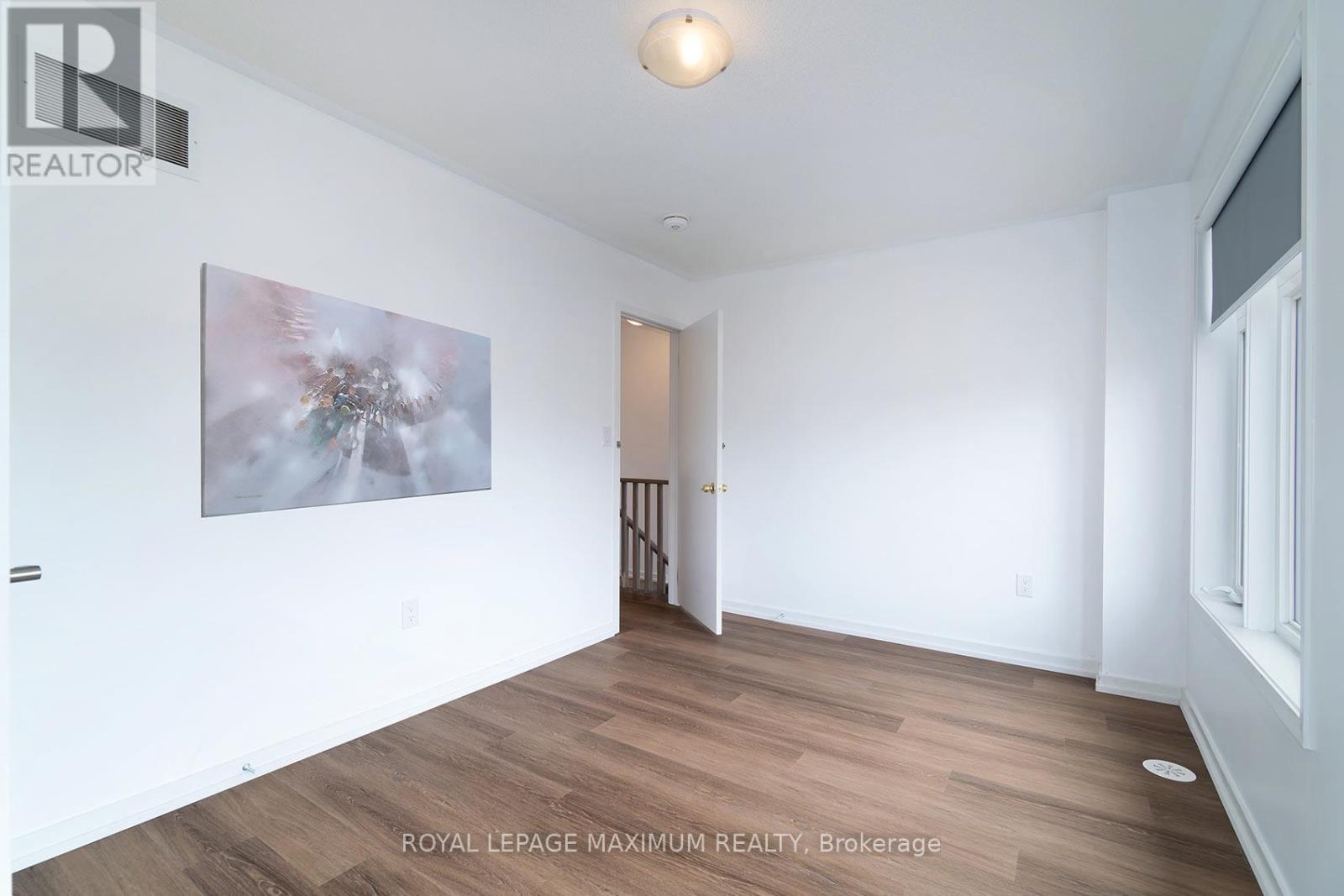 












1383 BRANDENTON PATH

,
Oshawa,




Ontario
L1K1A9

