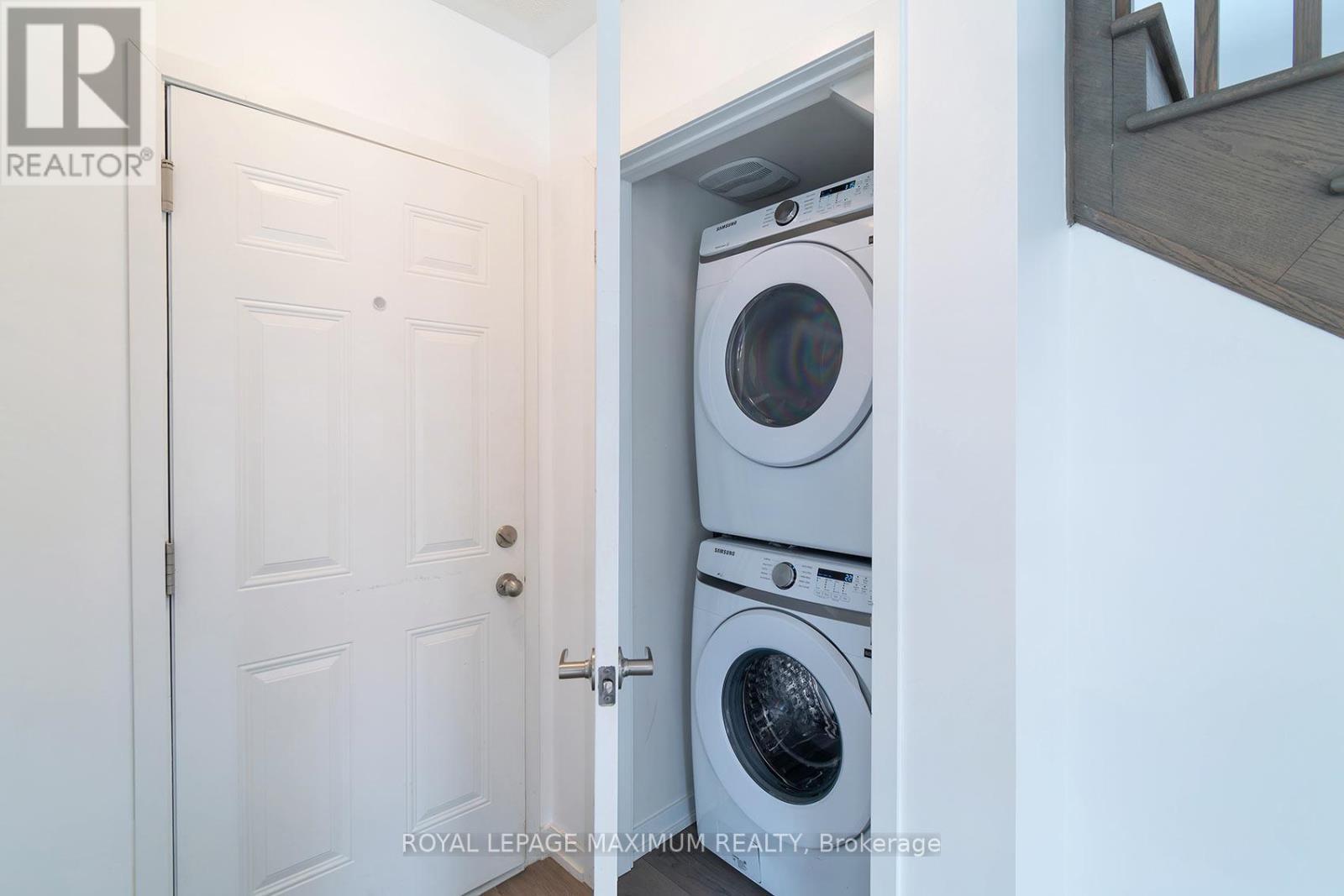 












1383 BRANDENTON PATH

,
Oshawa,




Ontario
L1K1A9

