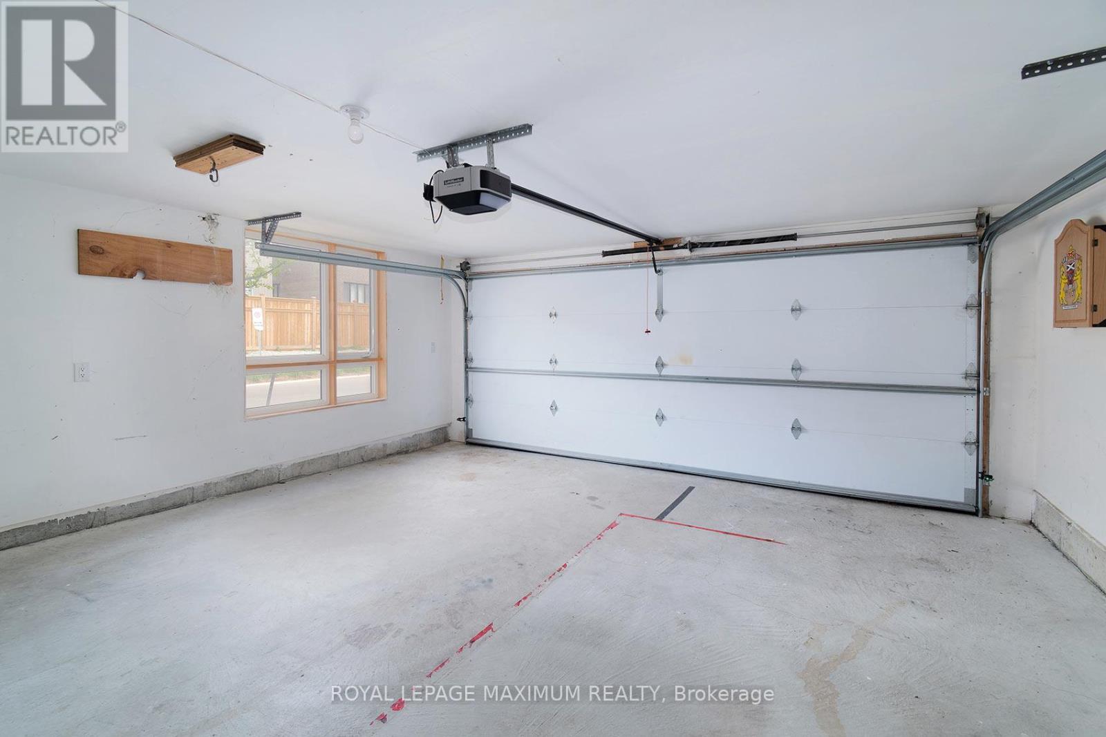 












1383 BRANDENTON PATH

,
Oshawa,




Ontario
L1K1A9

