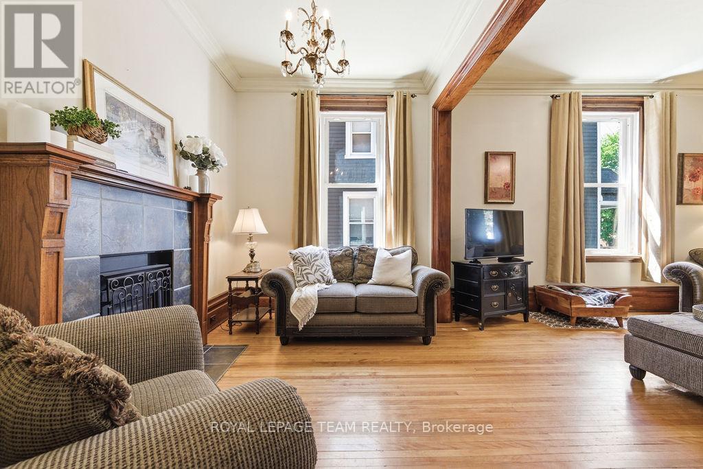 












241 JOHN STREET N

,
Arnprior,




Ontario
K7S2P3

