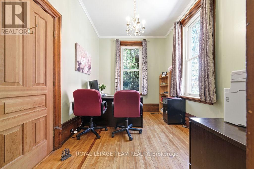 












241 JOHN STREET N

,
Arnprior,




Ontario
K7S2P3

