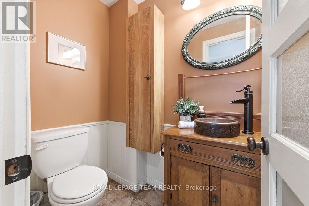 












241 JOHN STREET N

,
Arnprior,




Ontario
K7S2P3

