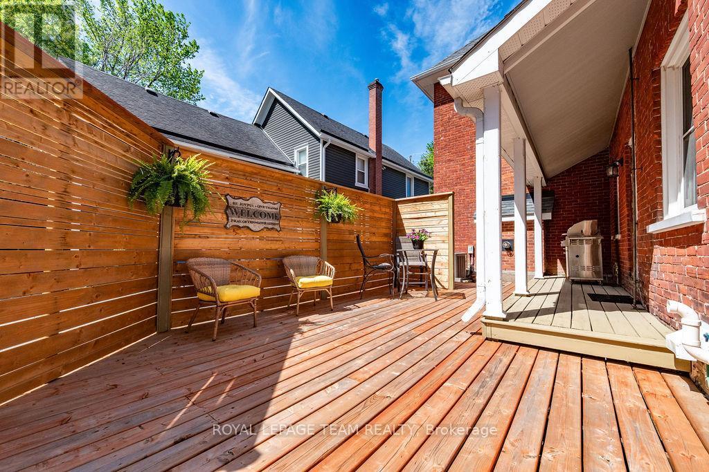 












241 JOHN STREET N

,
Arnprior,




Ontario
K7S2P3

