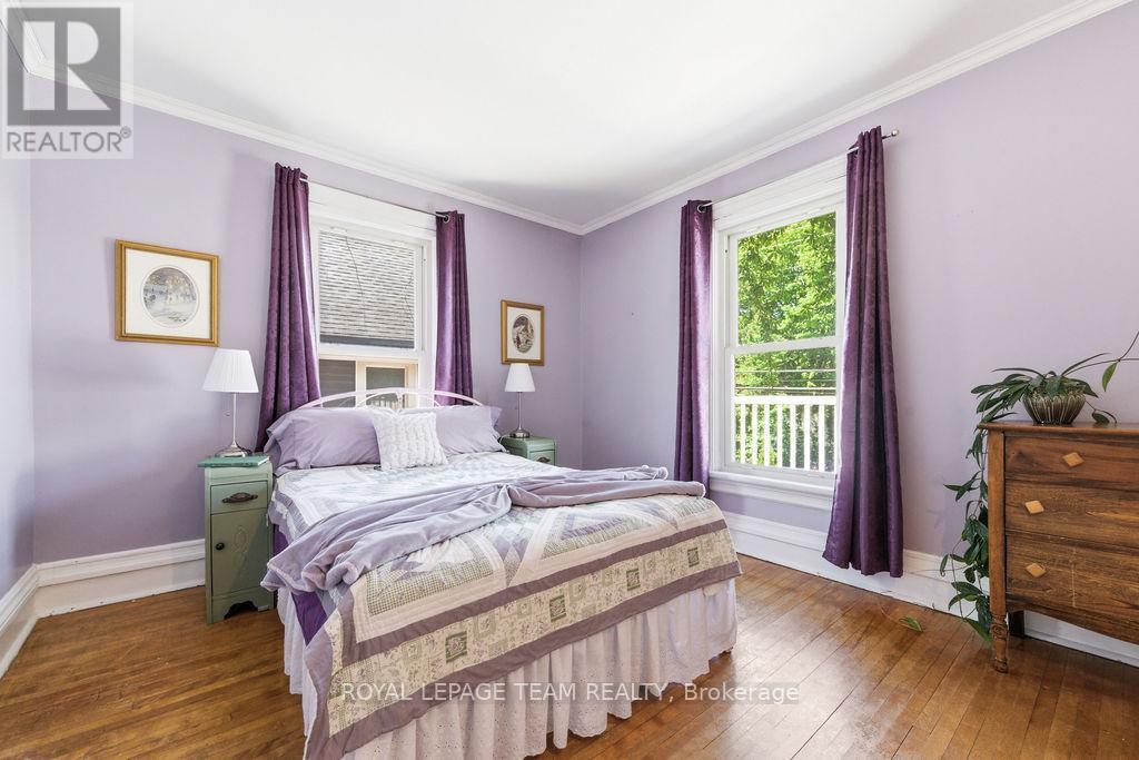 












241 JOHN STREET N

,
Arnprior,




Ontario
K7S2P3

