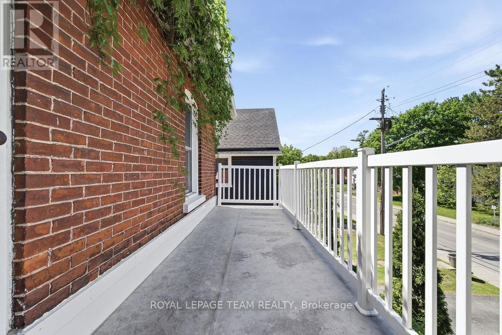 












241 JOHN STREET N

,
Arnprior,




Ontario
K7S2P3

