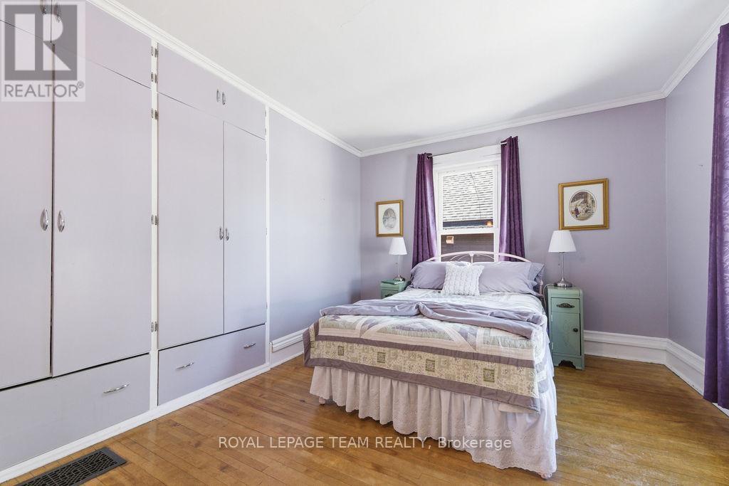 












241 JOHN STREET N

,
Arnprior,




Ontario
K7S2P3


