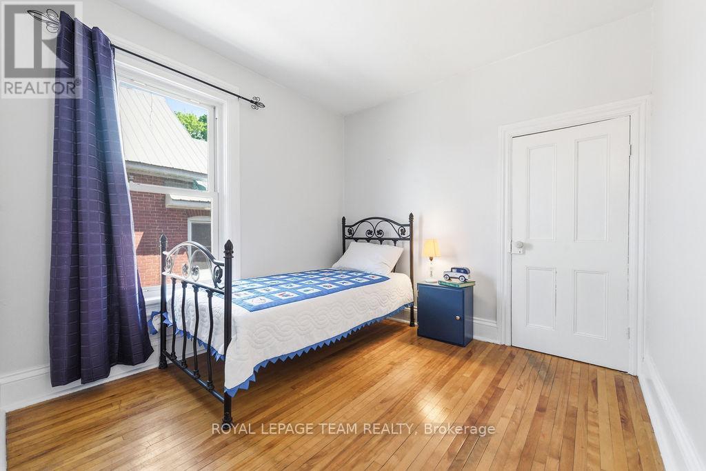 












241 JOHN STREET N

,
Arnprior,




Ontario
K7S2P3

