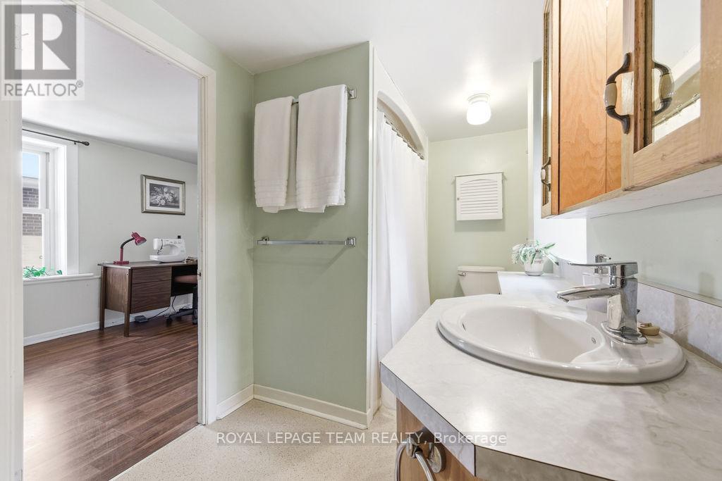 












241 JOHN STREET N

,
Arnprior,




Ontario
K7S2P3

