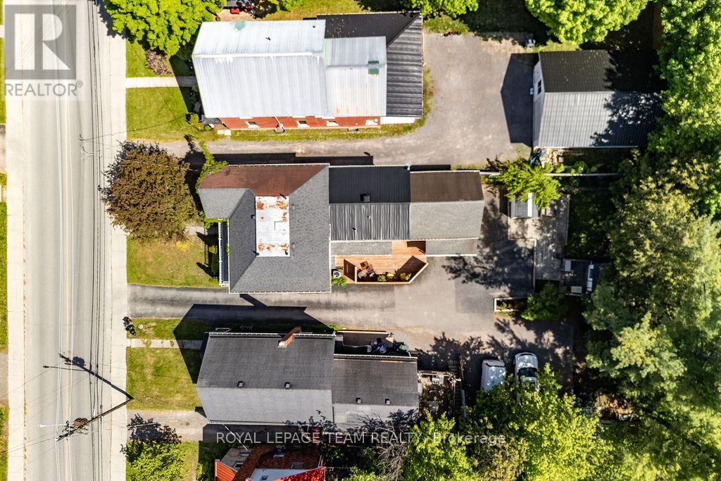 












241 JOHN STREET N

,
Arnprior,




Ontario
K7S2P3

