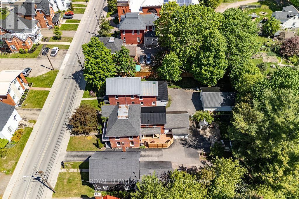 












241 JOHN STREET N

,
Arnprior,




Ontario
K7S2P3

