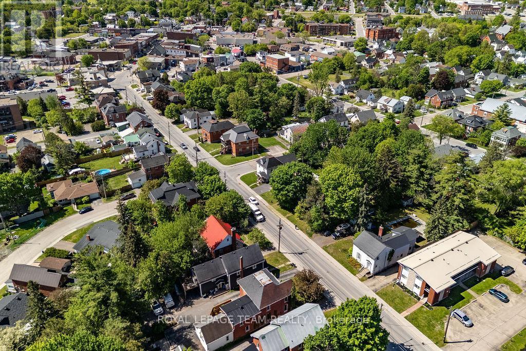 












241 JOHN STREET N

,
Arnprior,




Ontario
K7S2P3


