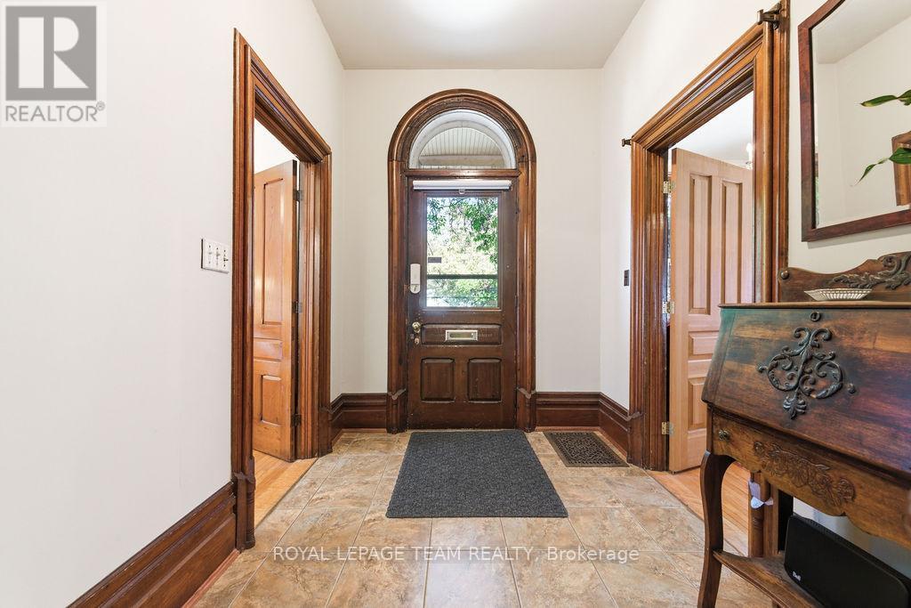 












241 JOHN STREET N

,
Arnprior,




Ontario
K7S2P3

