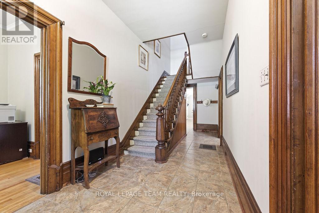 












241 JOHN STREET N

,
Arnprior,




Ontario
K7S2P3

