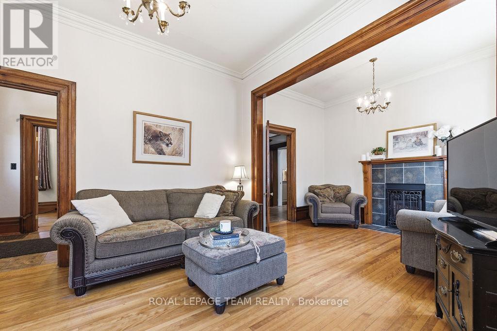 












241 JOHN STREET N

,
Arnprior,




Ontario
K7S2P3

