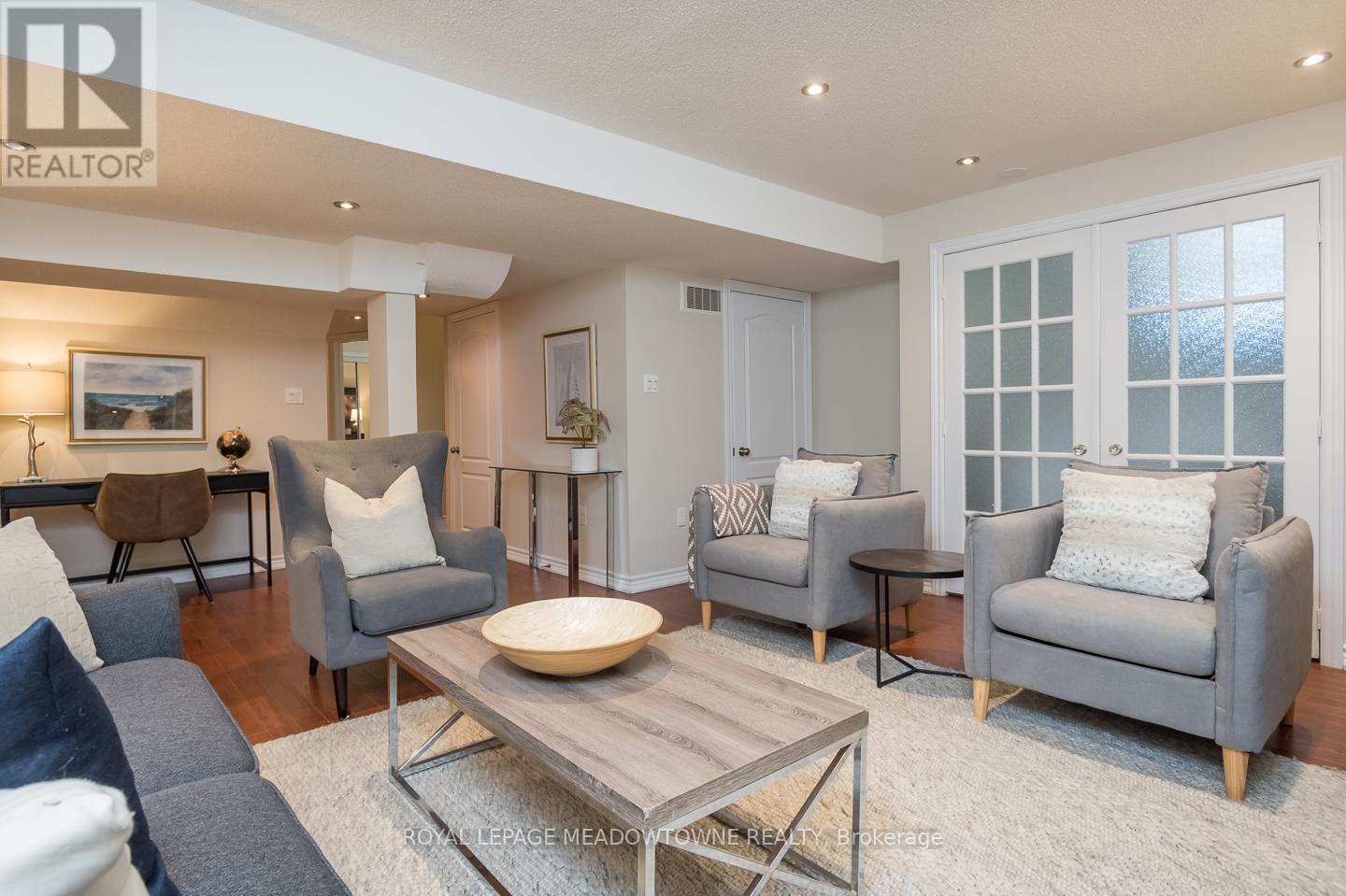 












496 SAVOLINE BOULEVARD

,
Milton,




Ontario
L9T7X3

