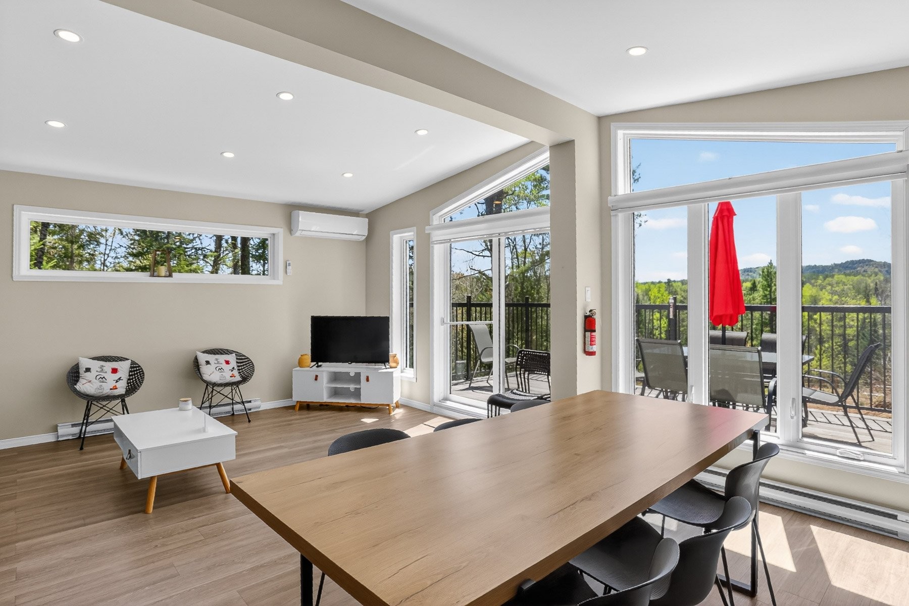 









350


Ch. de la Côte

,
Saint-Alexis-des-Monts,




QC
J0K1V0

