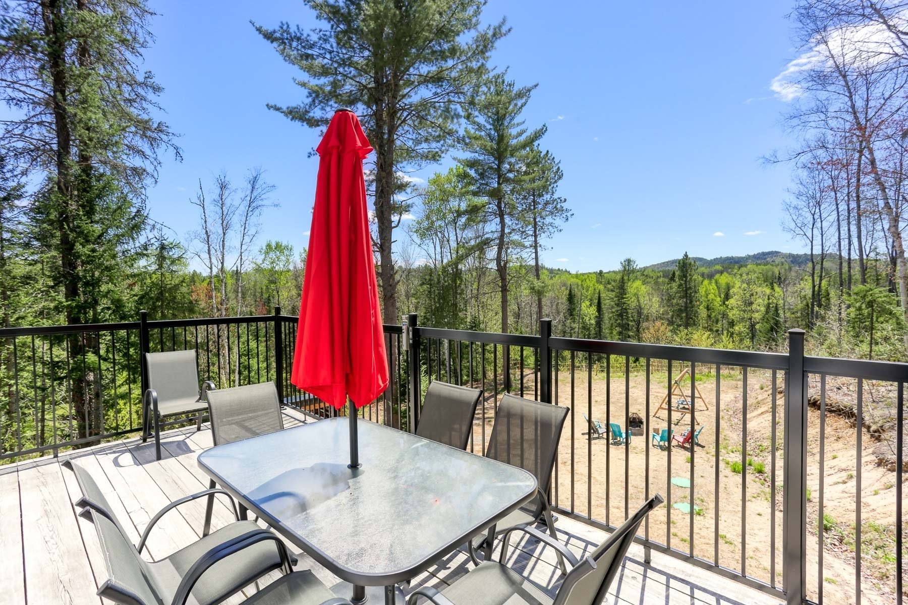 









350


Ch. de la Côte

,
Saint-Alexis-des-Monts,




QC
J0K1V0

