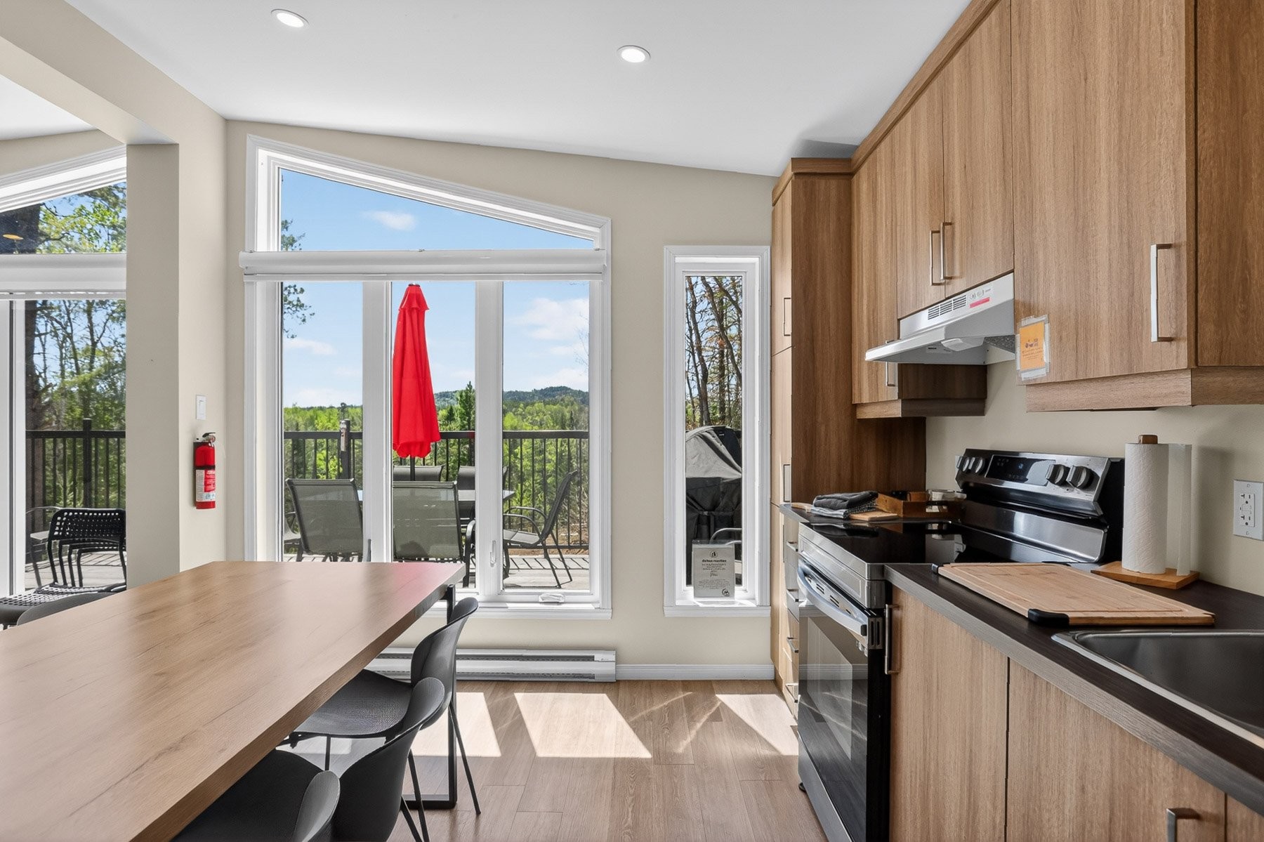 









350


Ch. de la Côte

,
Saint-Alexis-des-Monts,




QC
J0K1V0

