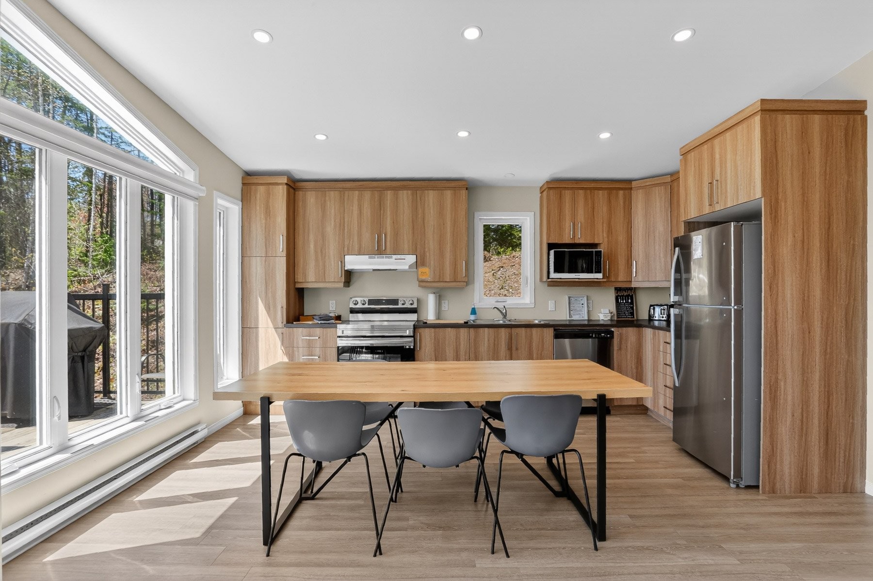 









350


Ch. de la Côte

,
Saint-Alexis-des-Monts,




QC
J0K1V0

