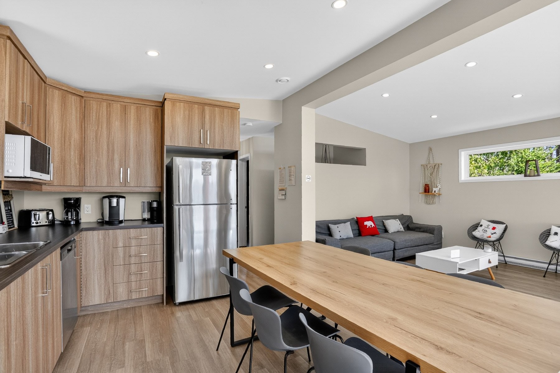 









350


Ch. de la Côte

,
Saint-Alexis-des-Monts,




QC
J0K1V0

