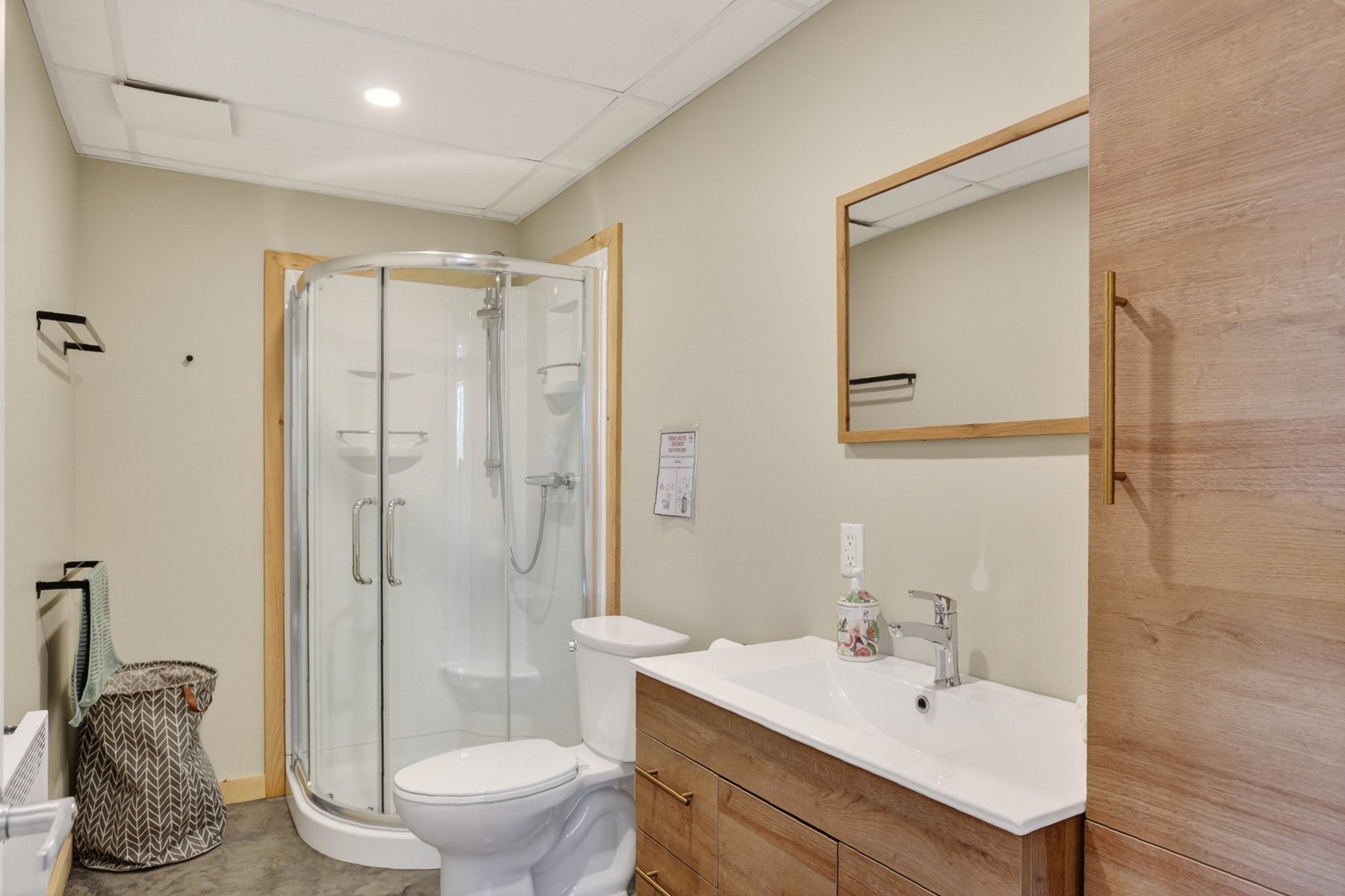 









350


Ch. de la Côte

,
Saint-Alexis-des-Monts,




QC
J0K1V0

