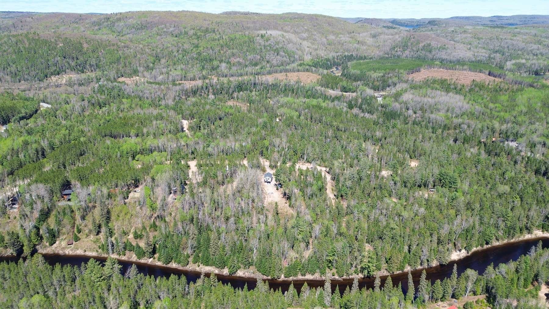 









350


Ch. de la Côte

,
Saint-Alexis-des-Monts,




QC
J0K1V0

