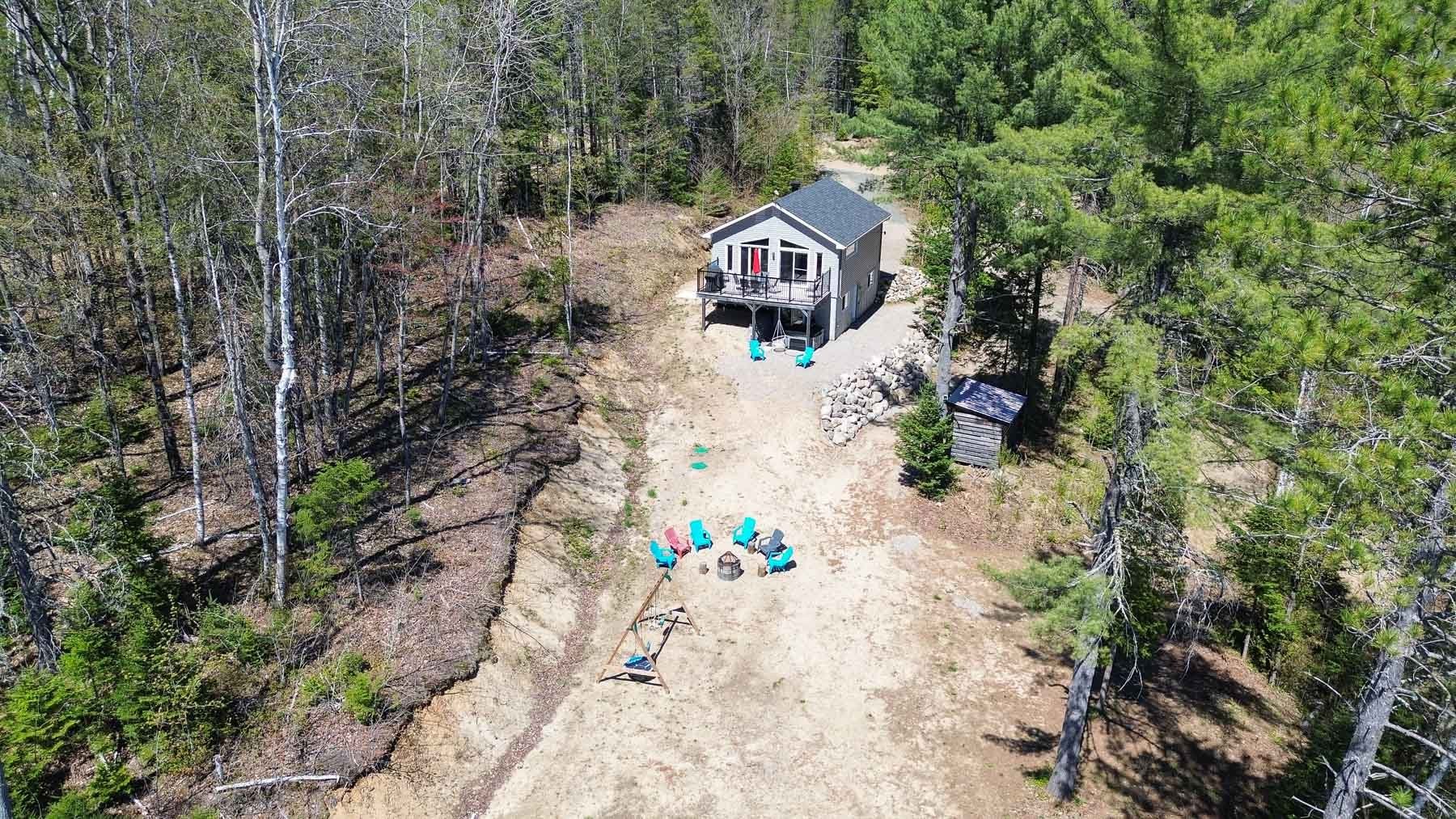 









350


Ch. de la Côte

,
Saint-Alexis-des-Monts,




QC
J0K1V0

