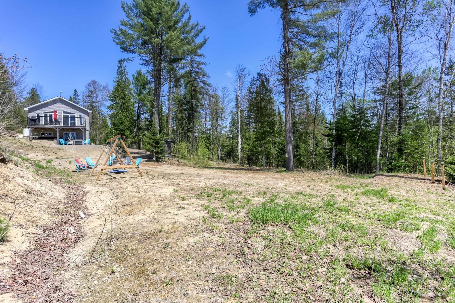 









350


Ch. de la Côte

,
Saint-Alexis-des-Monts,




QC
J0K1V0

