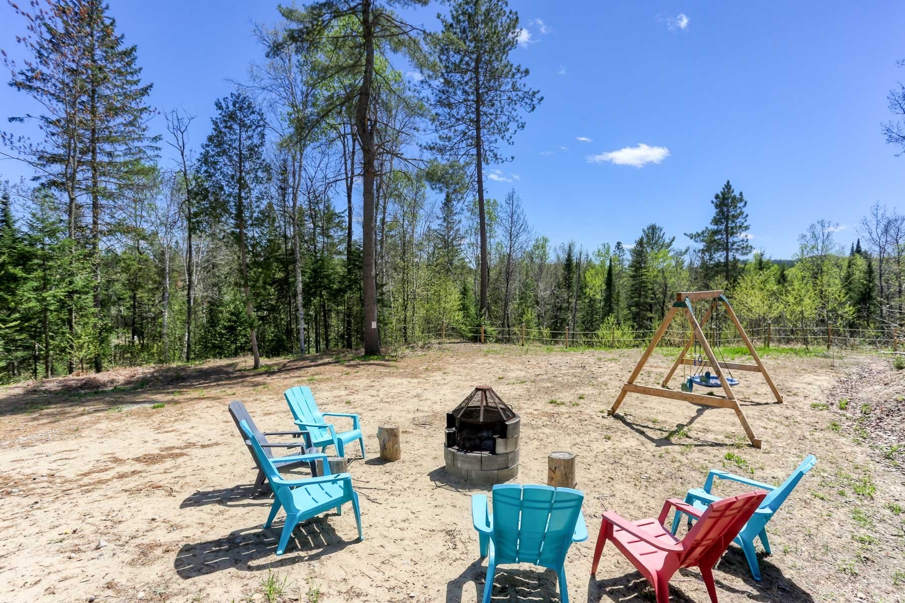 









350


Ch. de la Côte

,
Saint-Alexis-des-Monts,




QC
J0K1V0


