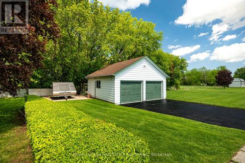 Detached Garage