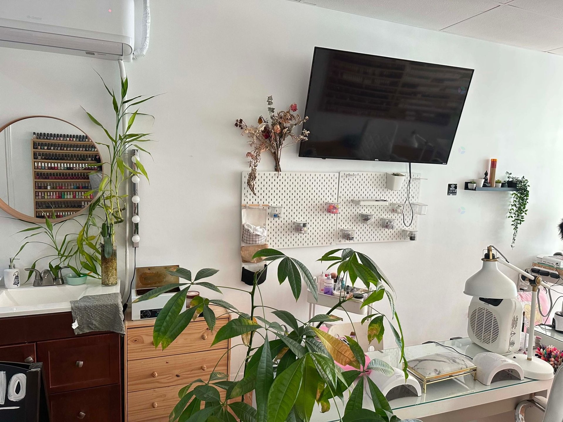 









4745


Rue St-Denis

,
Montréal (Le Plateau-Mont-Royal),




QC
H2J2L5


