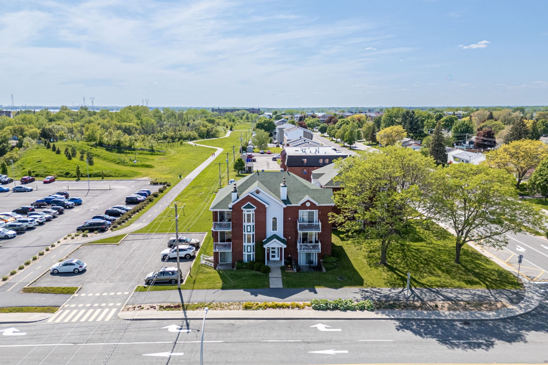 









101


Rue Jules-Phaneuf

, 301,
Varennes,




QC
J3X2E9

