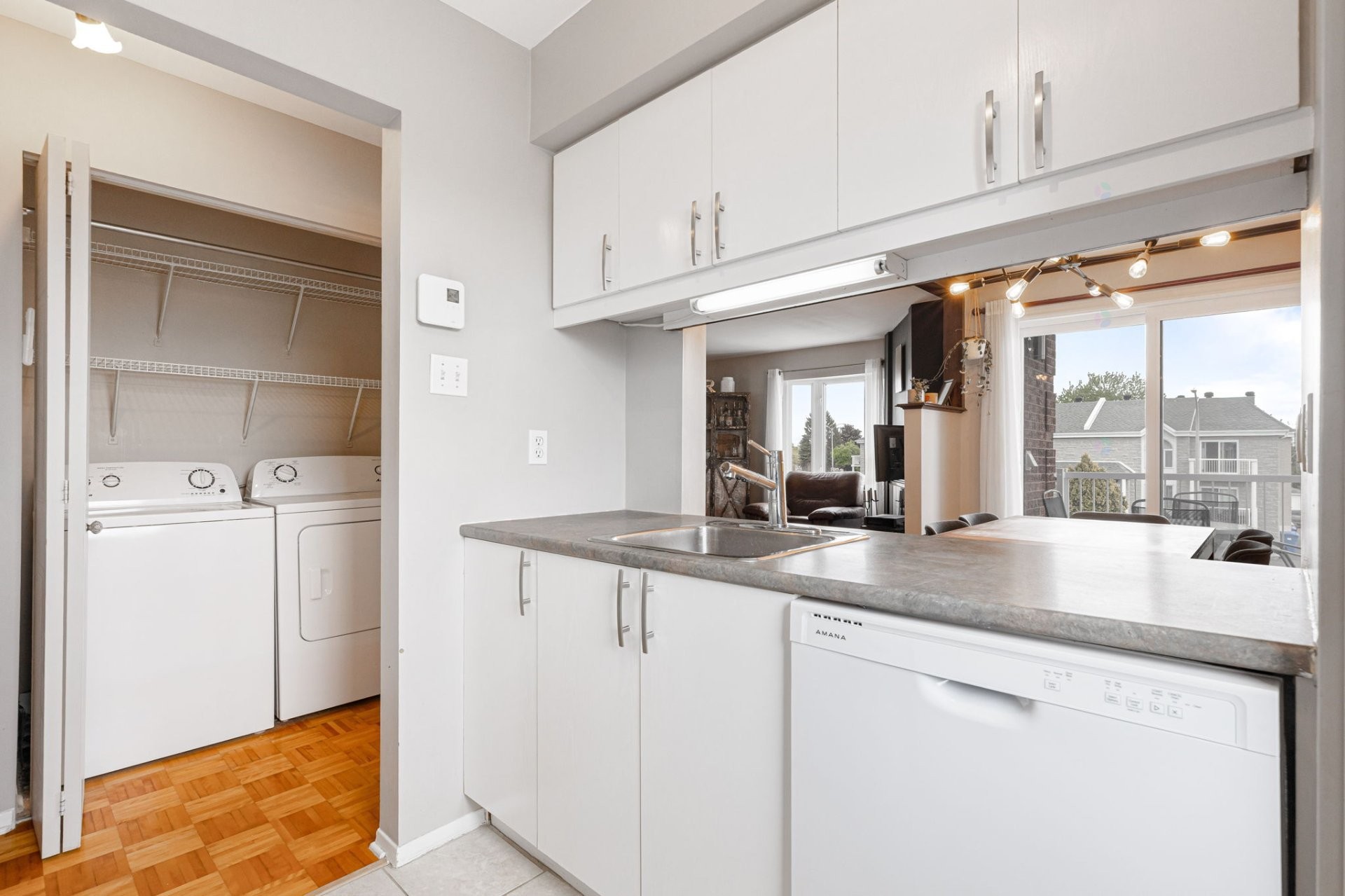 









101


Rue Jules-Phaneuf

, 301,
Varennes,




QC
J3X2E9

