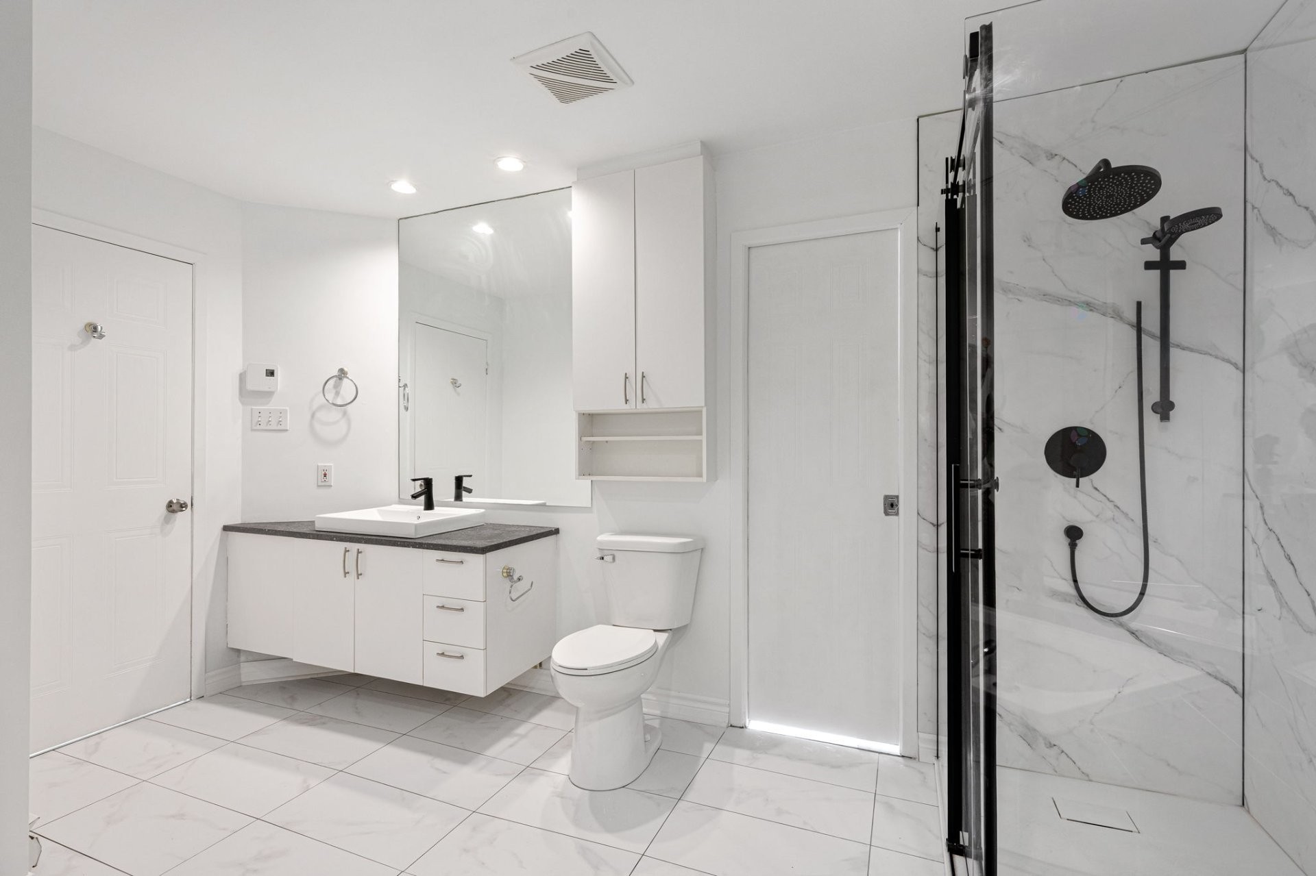 









101


Rue Jules-Phaneuf

, 301,
Varennes,




QC
J3X2E9

