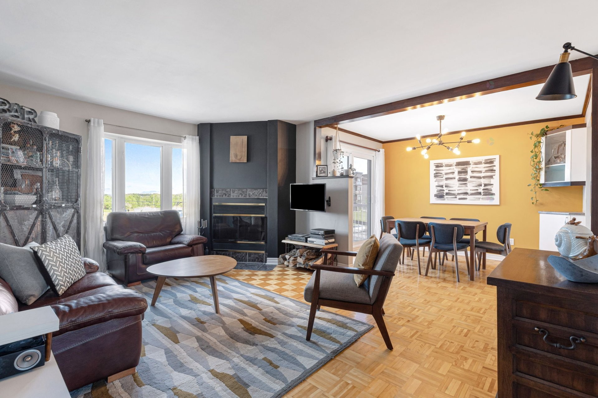 









101


Rue Jules-Phaneuf

, 301,
Varennes,




QC
J3X2E9

