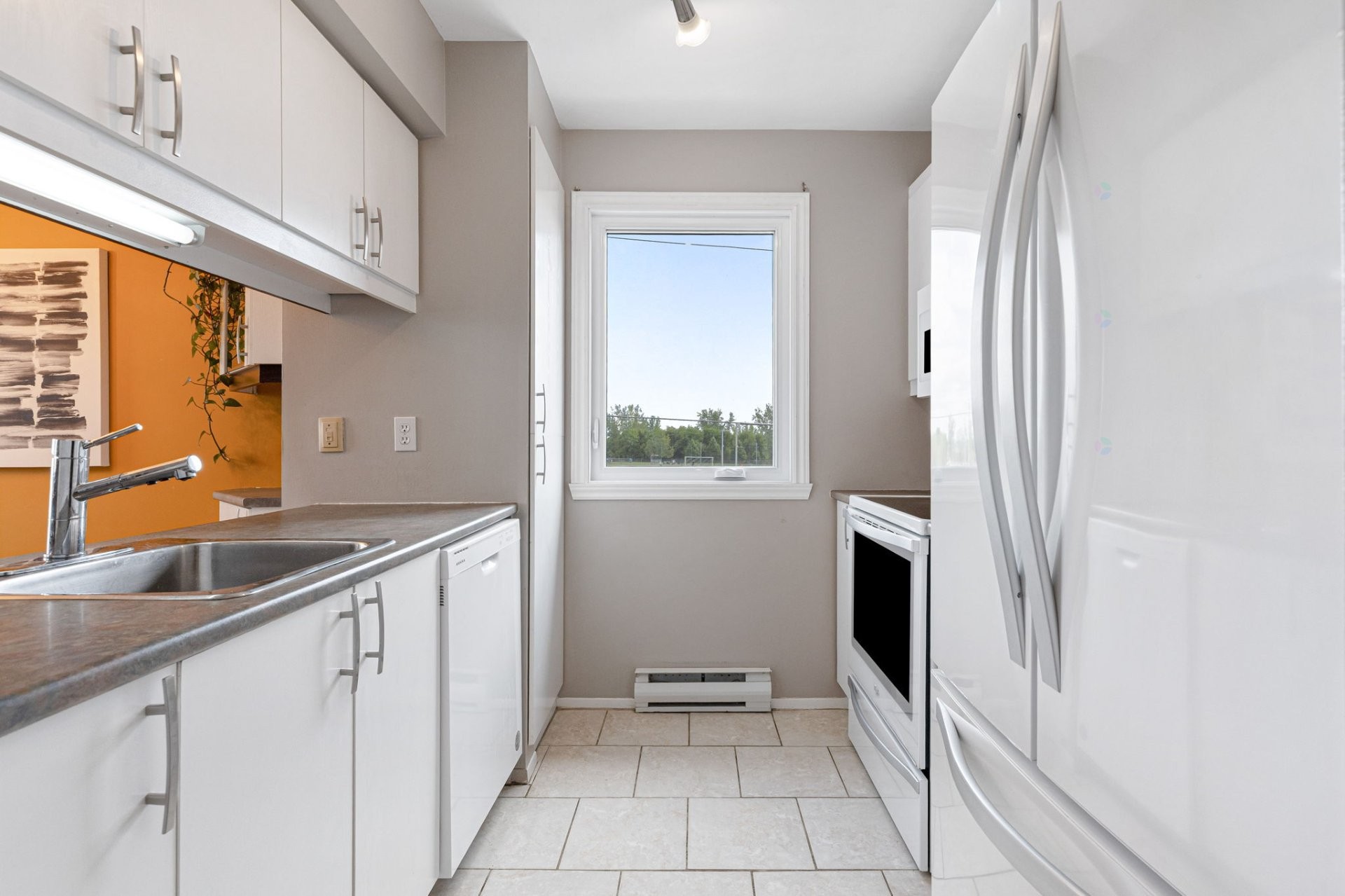 









101


Rue Jules-Phaneuf

, 301,
Varennes,




QC
J3X2E9

