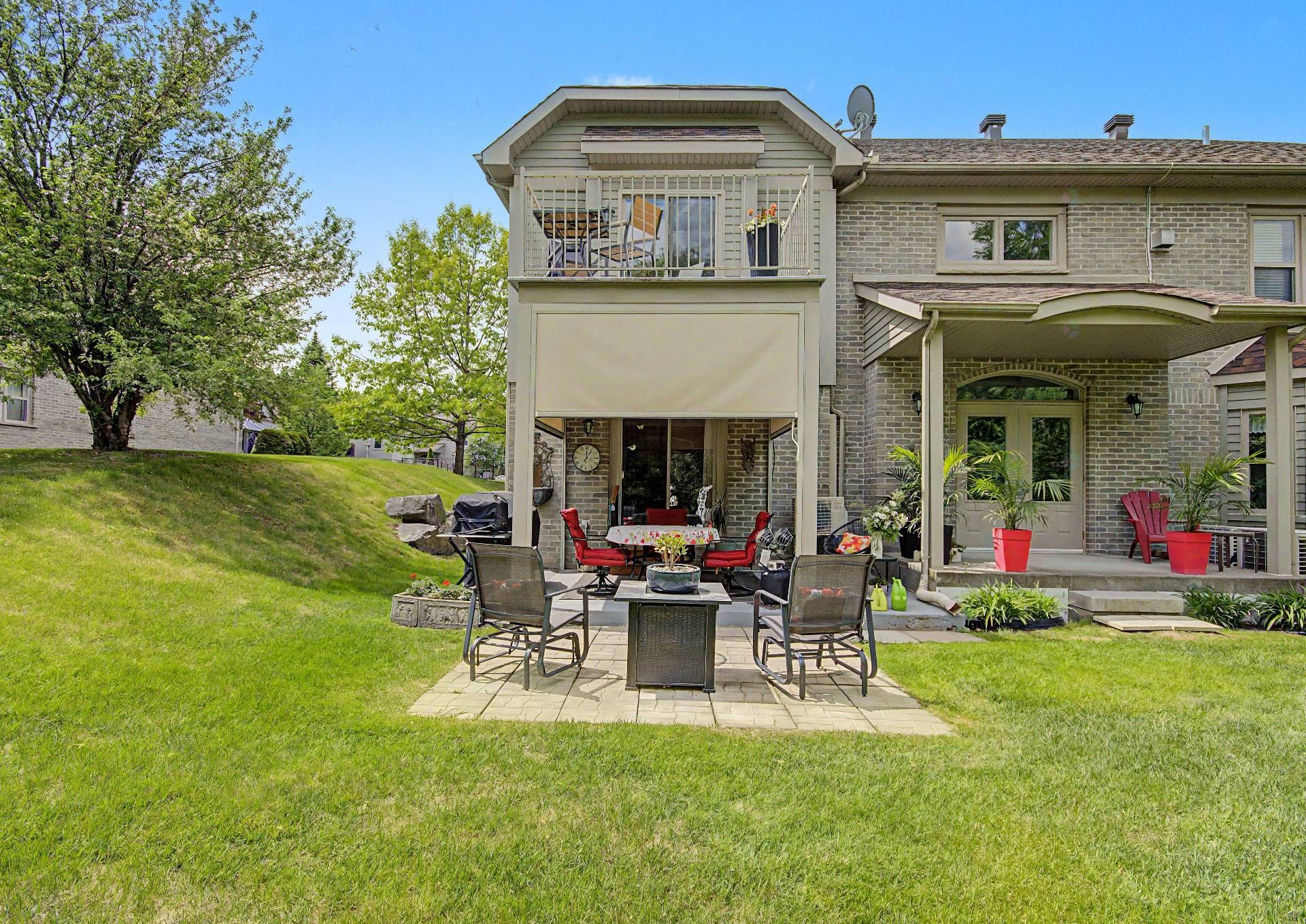 









57


Rue du Liseron

, 103,
Sainte-Julie,




QC
J3E3N8

