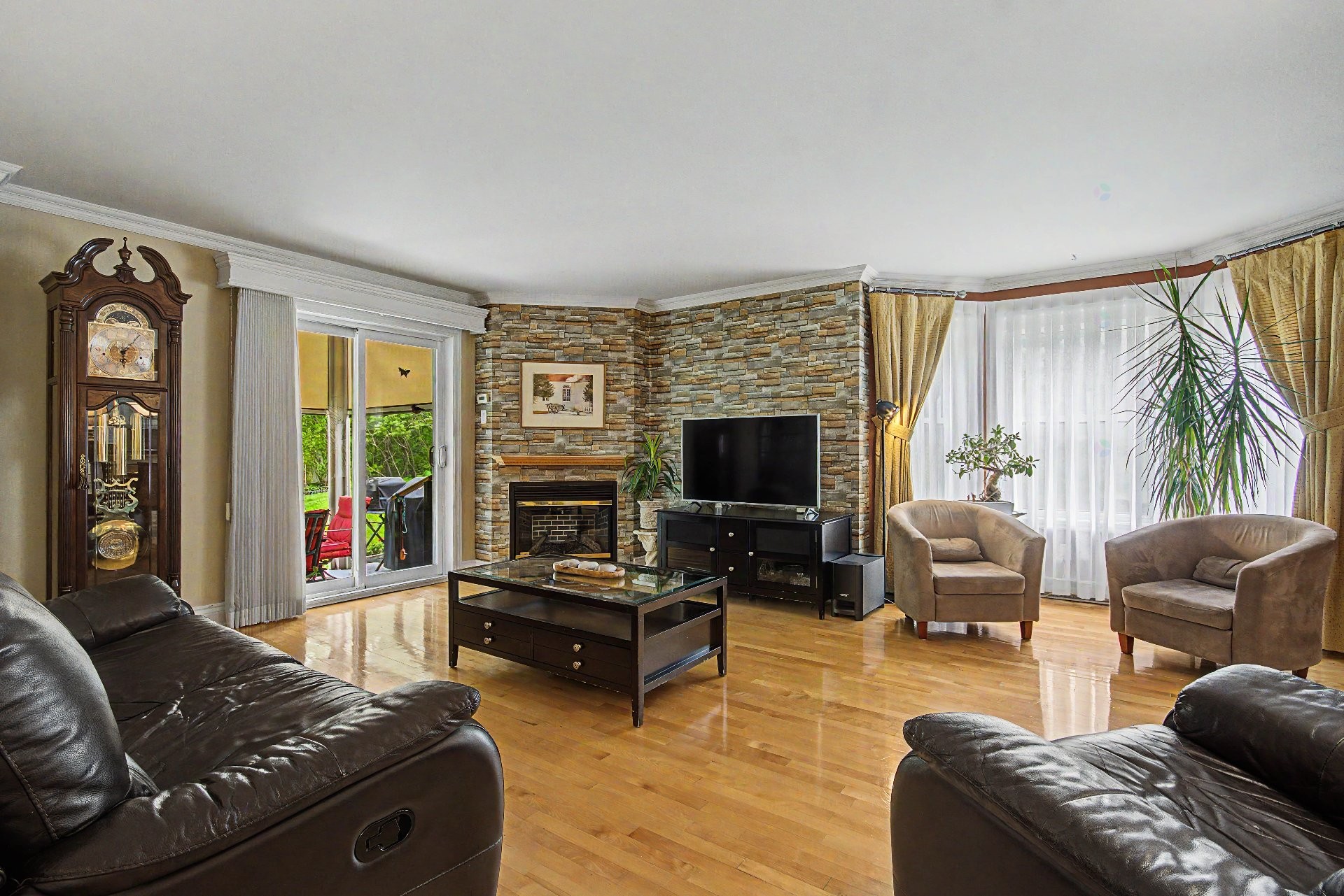 









57


Rue du Liseron

, 103,
Sainte-Julie,




QC
J3E3N8

