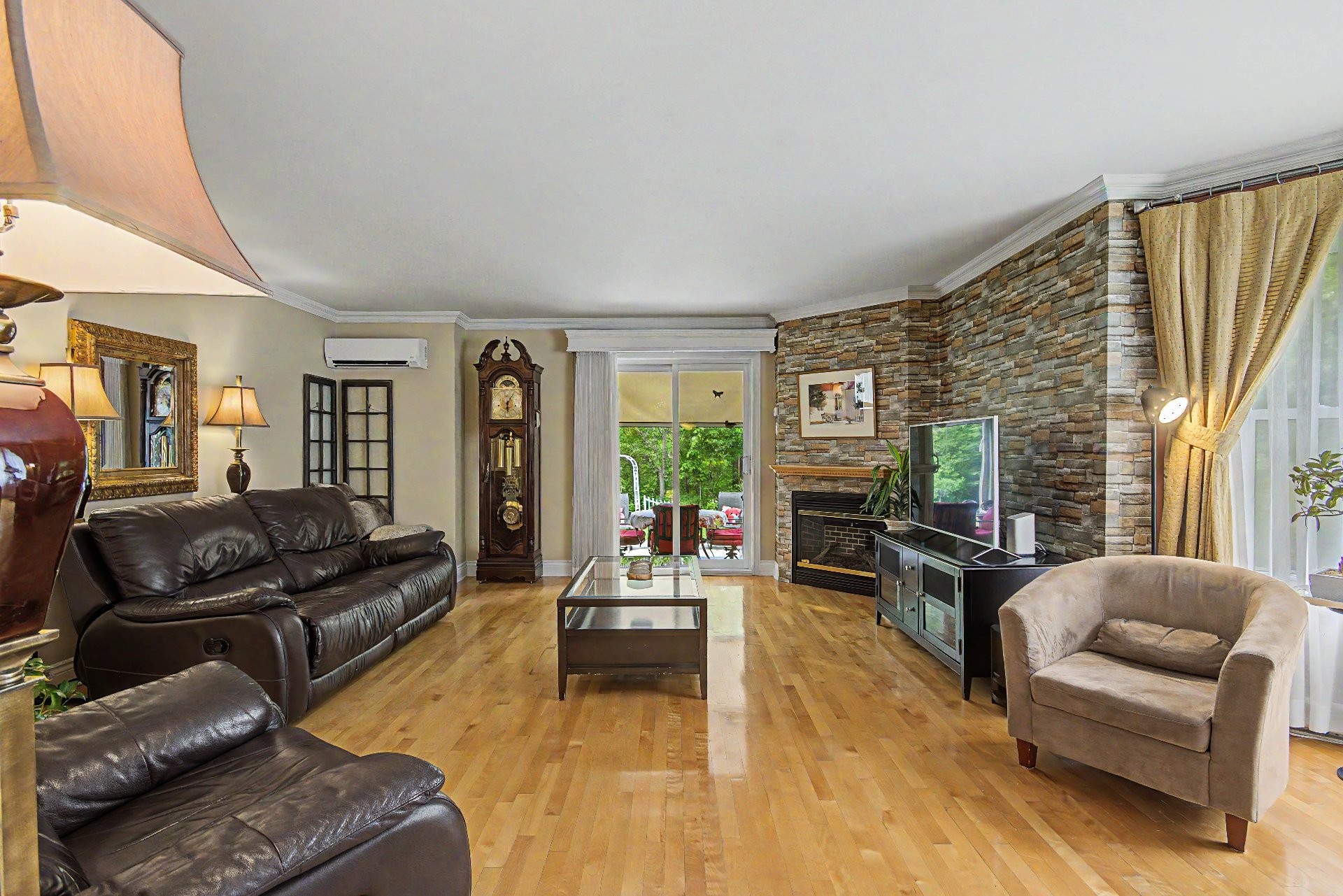 









57


Rue du Liseron

, 103,
Sainte-Julie,




QC
J3E3N8

