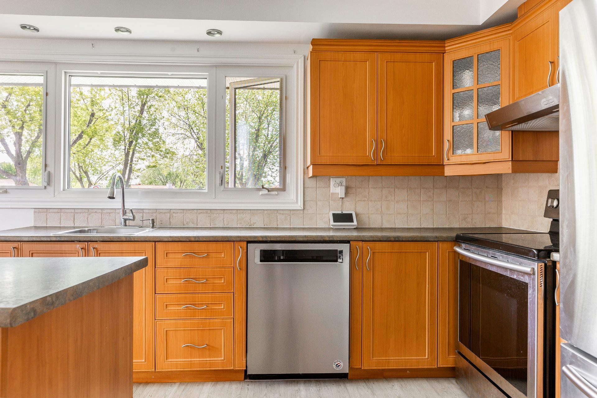 









70


Rue de la Loire

,
Repentigny (Repentigny),




QC
J6A5B3

