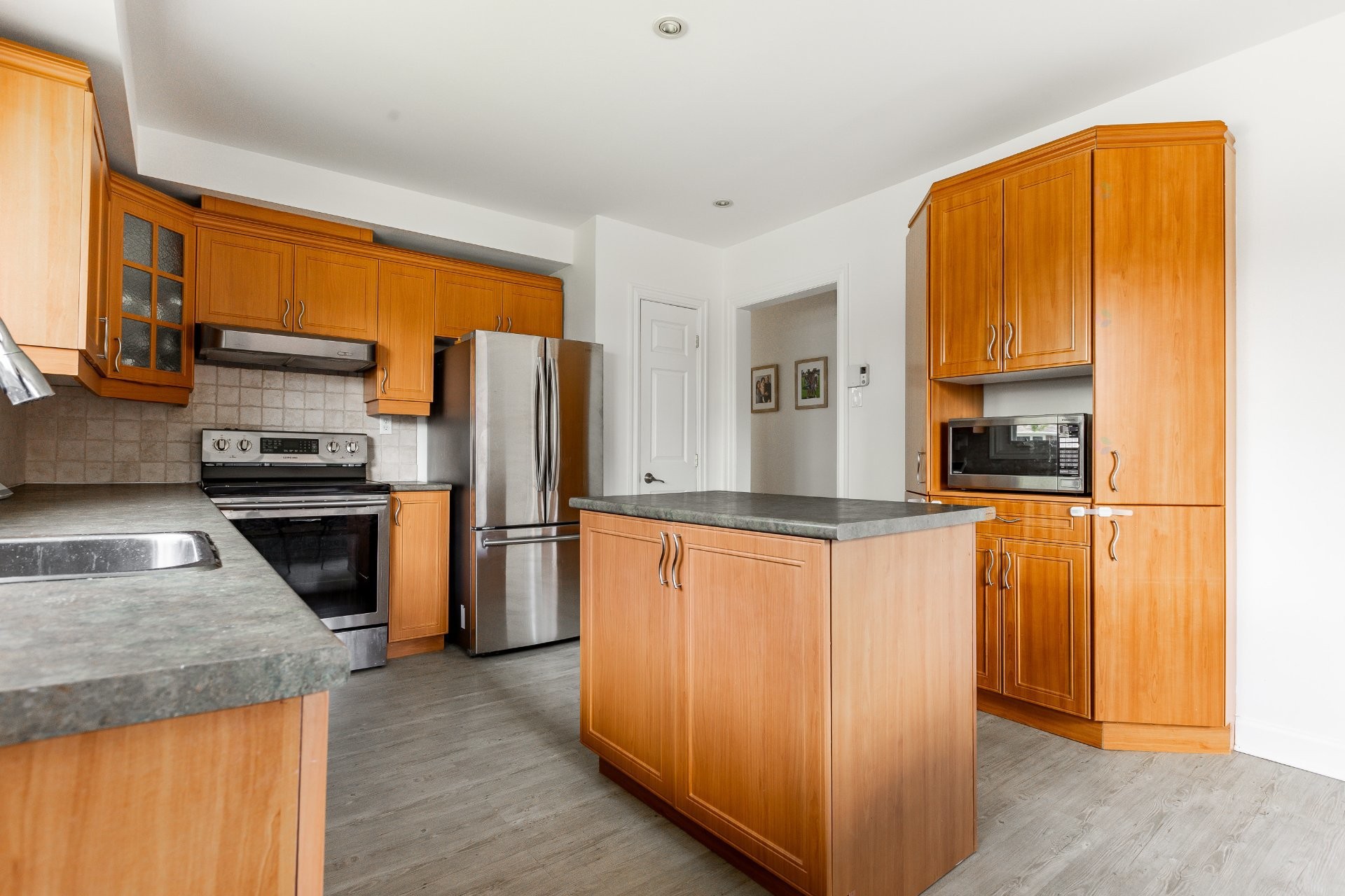 









70


Rue de la Loire

,
Repentigny (Repentigny),




QC
J6A5B3


