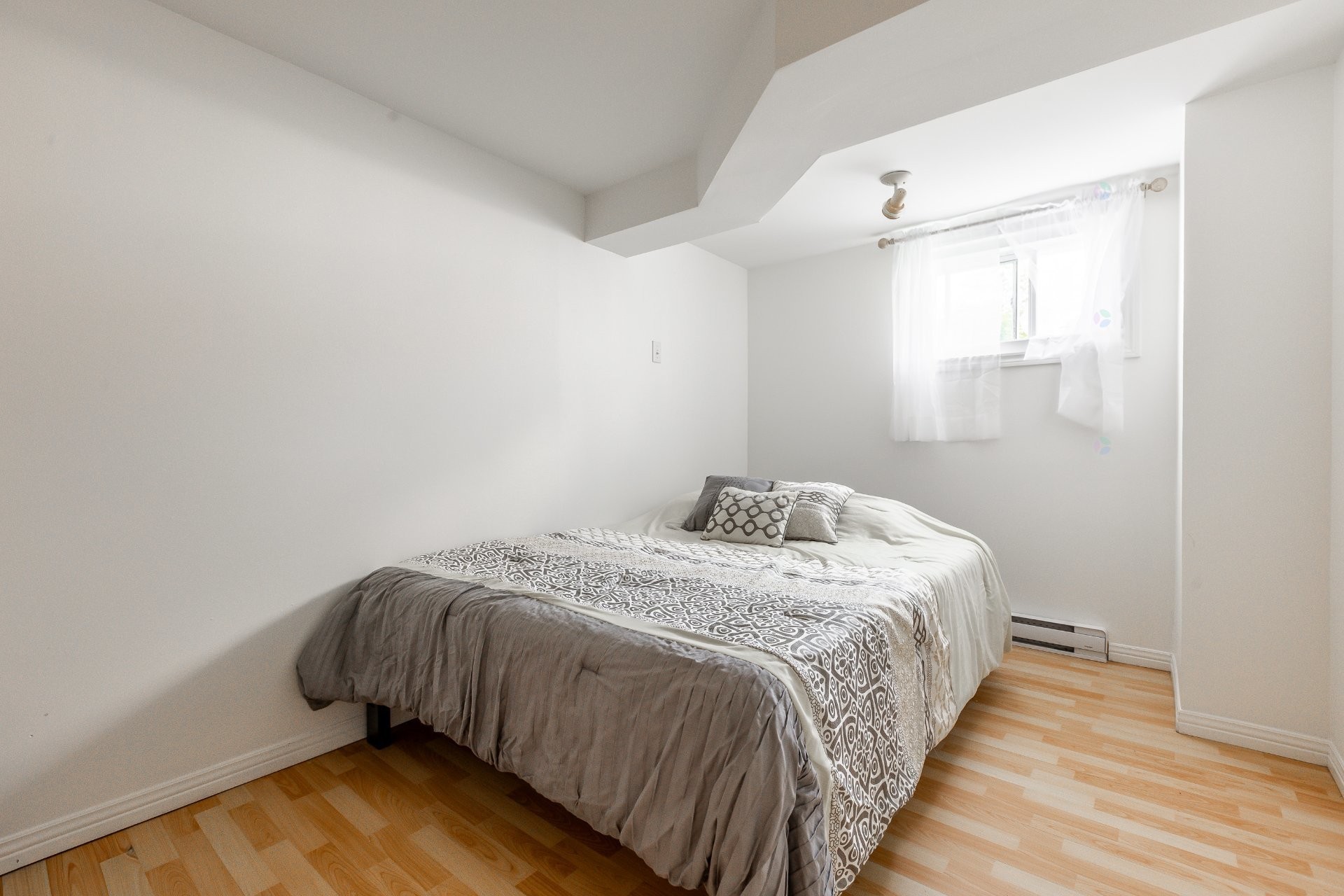 









70


Rue de la Loire

,
Repentigny (Repentigny),




QC
J6A5B3

