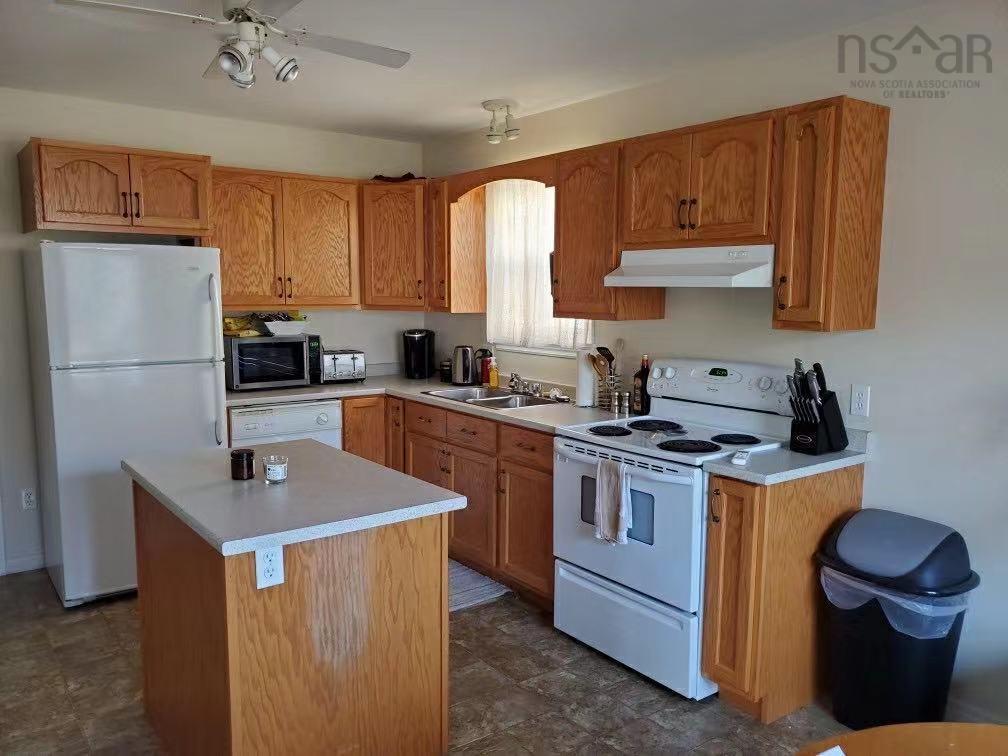 












99 Brunswick Street

,
Truro,




NS
B2N 2H3

